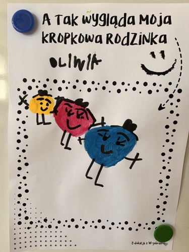 Praca plastyczna z kropkami. 